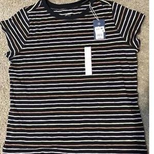 4 Universal Thread T-Shirt Bundle